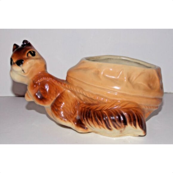 Shawnee USA Pottery Chipmunk Planter 8in Vintage